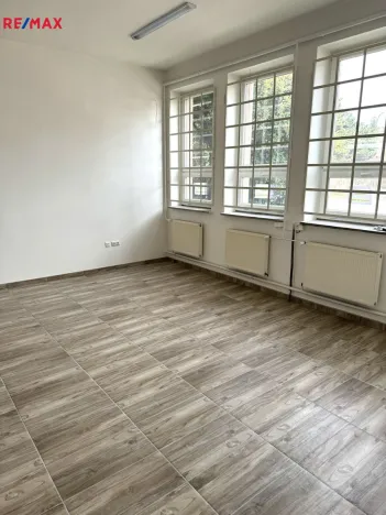 Pronájem obchodního prostoru, Třebíč - Nové Dvory, Viktorinova, 267 m2