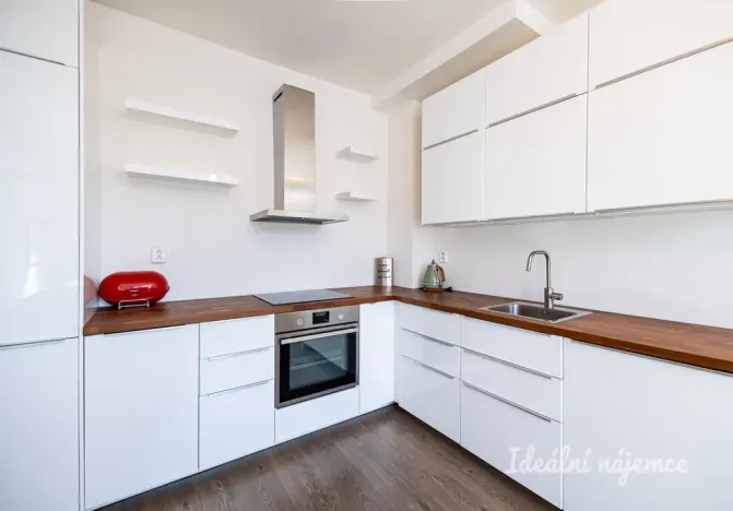 Pronájem bytu 2+kk, Praha - Žižkov, Biskupcova, 44 m2
