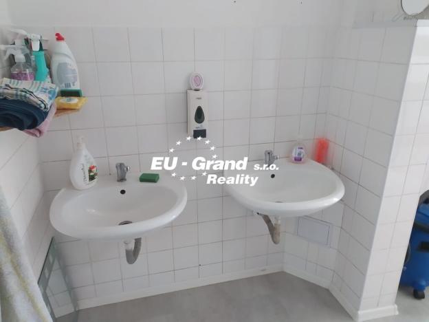 Pronájem kanceláře, Zákupy, 250 m2