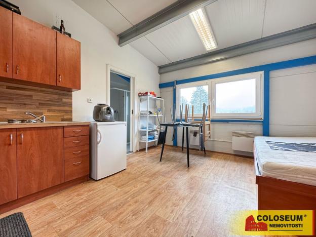 Prodej skladu, Nedvědice, 1382 m2