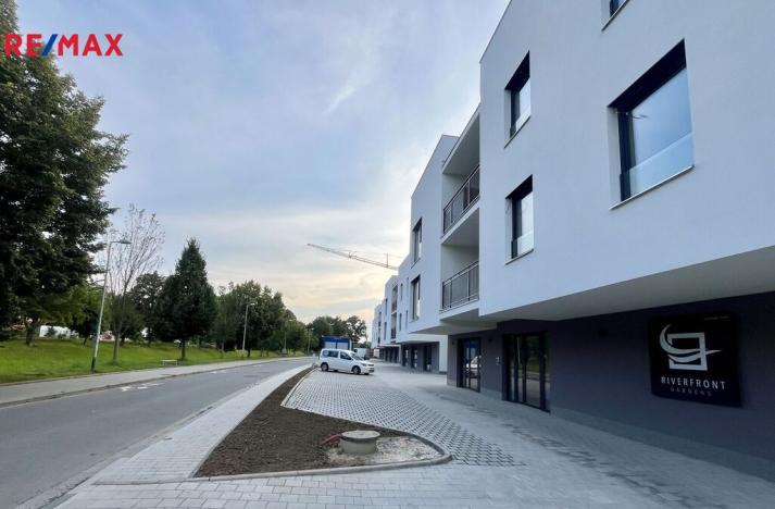 Prodej bytu 2+kk, Zlín, Tyršovo nábřeží, 88 m2