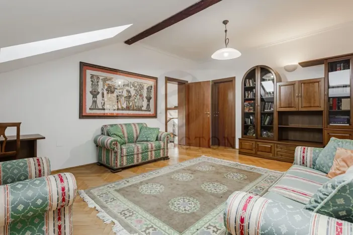 Prodej činžovního domu, Praha - Kunratice, Kálmánova, 715 m2