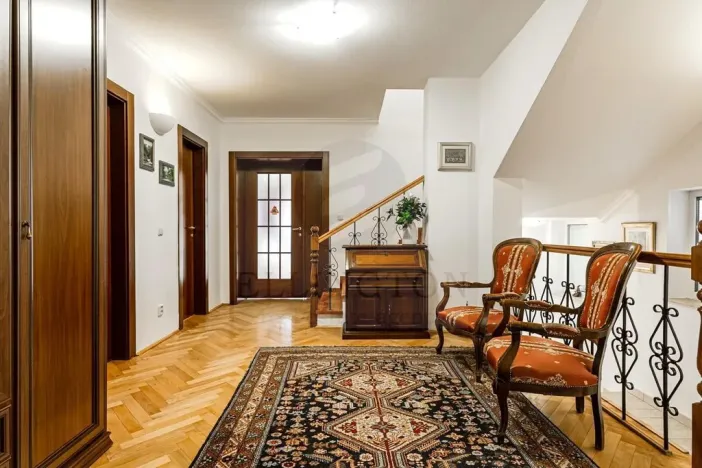 Prodej činžovního domu, Praha - Kunratice, Kálmánova, 715 m2