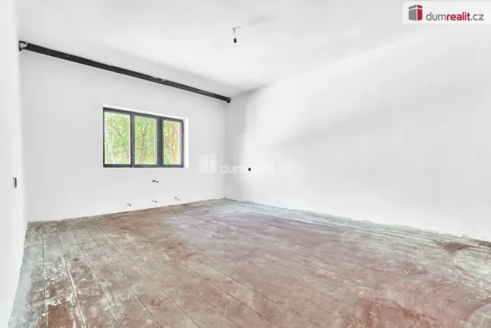 Prodej rodinného domu, Bečov nad Teplou, nám. 5. května, 246 m2