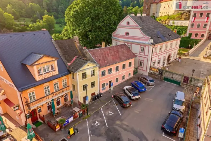 Prodej rodinného domu, Bečov nad Teplou, nám. 5. května, 246 m2