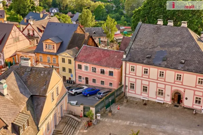 Prodej rodinného domu, Bečov nad Teplou, nám. 5. května, 246 m2