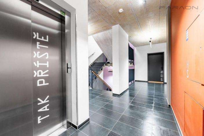 Pronájem bytu 3+kk, Praha - Smíchov, Grafická, 74 m2