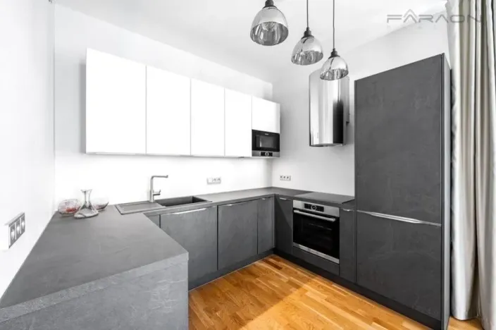 Pronájem bytu 3+kk, Praha - Smíchov, Grafická, 74 m2