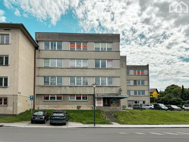 Pronájem obchodního prostoru, Karviná, Masarykovo nám., 162 m2