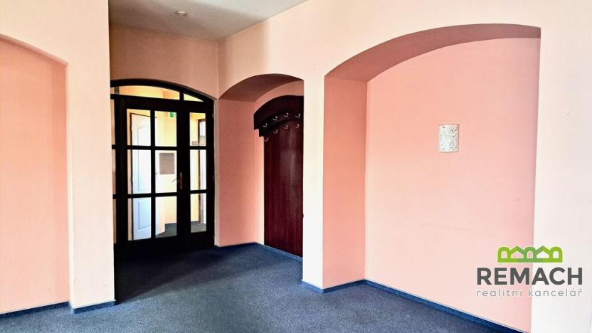 Pronájem kanceláře, Kunovice, V Grni, 197 m2