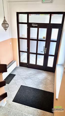 Pronájem kanceláře, Kunovice, V Grni, 197 m2