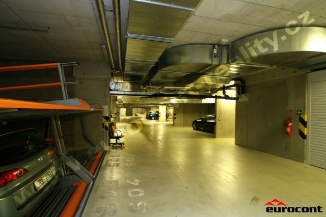 Pronájem garážového stání, Praha - Košíře, Pod Kavalírkou, 10 m2