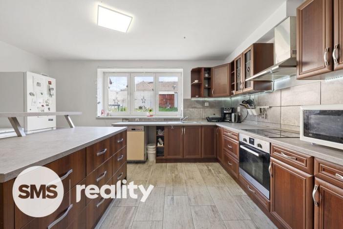 Prodej rodinného domu, Dolní Kounice, Hlavní, 450 m2