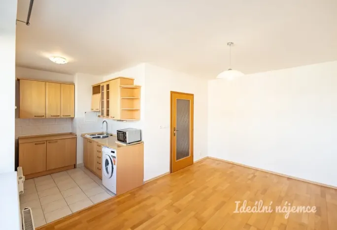 Pronájem bytu 1+kk, Praha - Troja, Vřesová, 27 m2