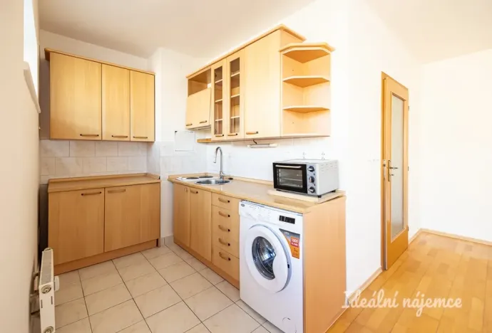 Pronájem bytu 1+kk, Praha - Troja, Vřesová, 27 m2
