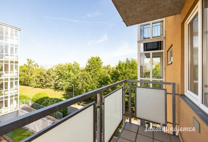 Pronájem bytu 1+kk, Praha - Troja, Vřesová, 27 m2