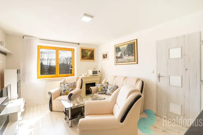 Prodej obchodního prostoru, Český Krumlov, Nádražní, 2656 m2