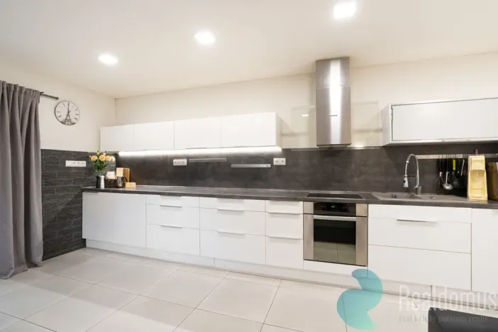 Prodej obchodního prostoru, Český Krumlov, Nádražní, 2656 m2