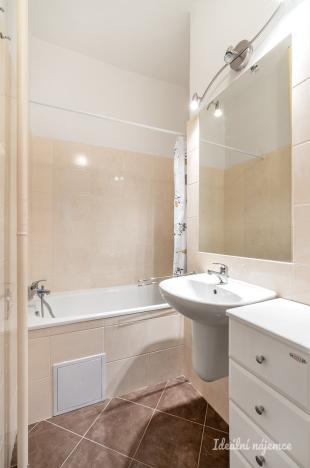 Pronájem bytu 1+1, Praha - Vršovice, Jakutská, 35 m2