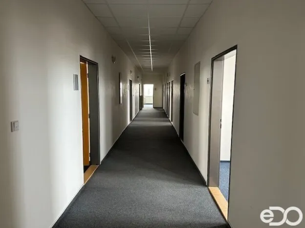 Pronájem kanceláře, Hradec Králové, Bratří Štefanů, 360 m2