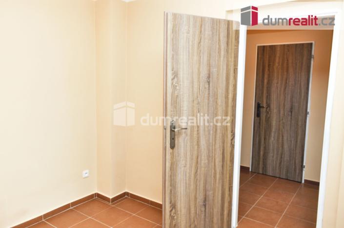 Pronájem bytu 1+kk, Kladno - Kročehlavy, Korychova, 17 m2