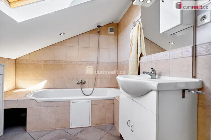 Prodej rodinného domu, Hroznětín, ČSA, 524 m2