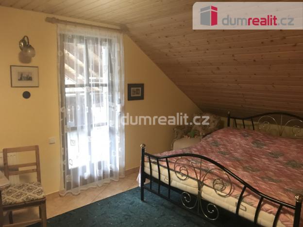 Pronájem bytu 3+1, Valy, Na Stráni, 120 m2