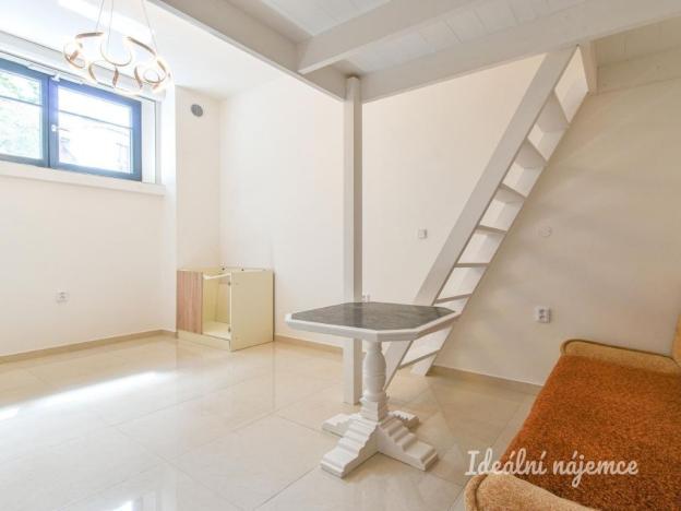 Pronájem bytu 1+kk, Praha - Vinohrady, Soběslavská, 23 m2