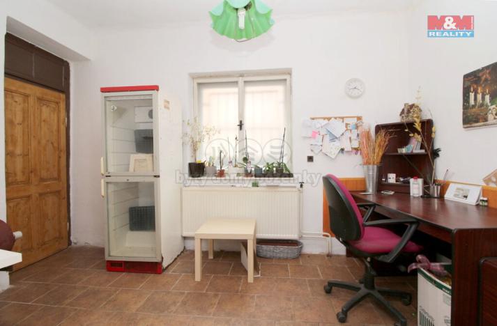 Prodej obchodního prostoru, Sezemice, Masarykova, 85 m2