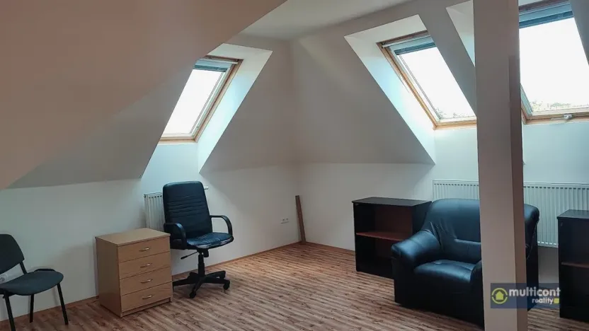 Pronájem kanceláře, Vyškov - Vyškov-Město, 9. května, 118 m2