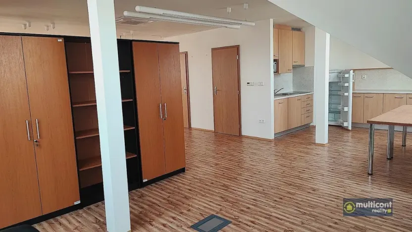 Pronájem kanceláře, Vyškov - Vyškov-Město, 9. května, 118 m2