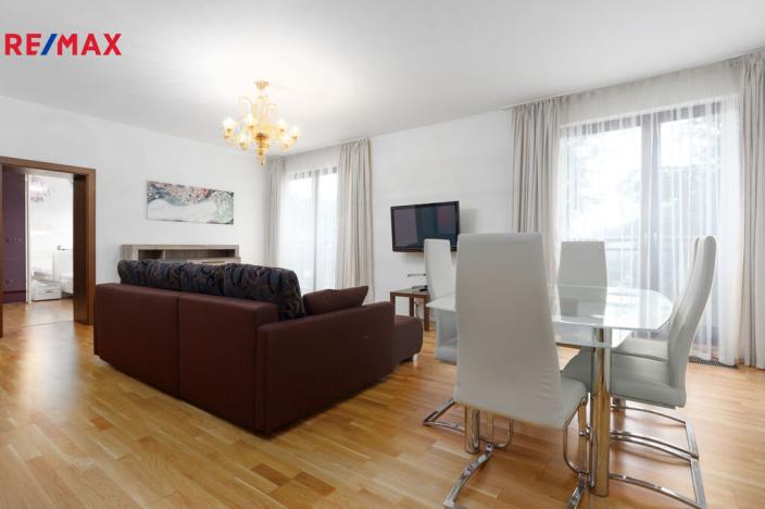 Prodej bytu 2+kk, Karlovy Vary, Libušina, 70 m2