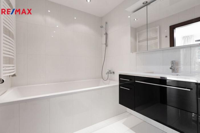 Prodej bytu 2+kk, Karlovy Vary, Libušina, 70 m2