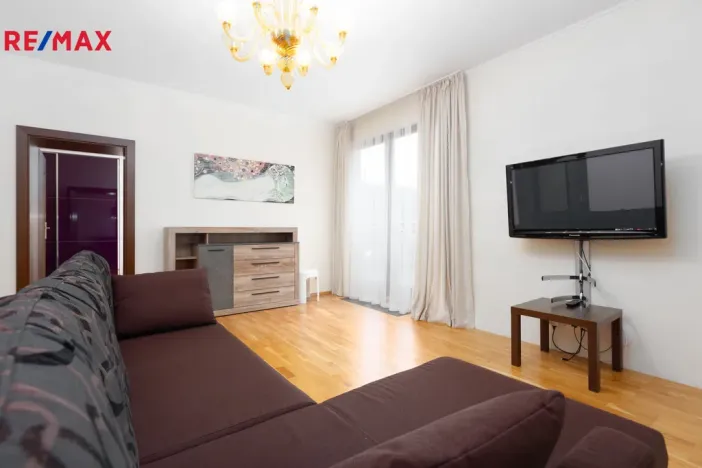 Prodej bytu 2+kk, Karlovy Vary, Libušina, 70 m2