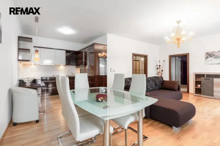 Prodej bytu 2+kk, Karlovy Vary, Libušina, 70 m2