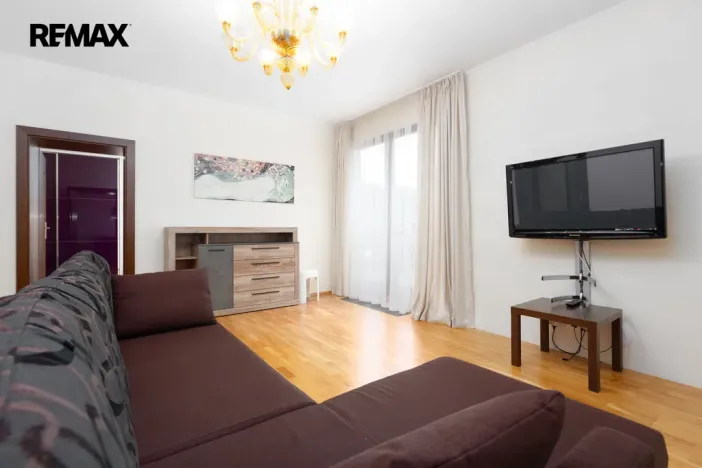 Prodej bytu 2+kk, Karlovy Vary, Libušina, 70 m2