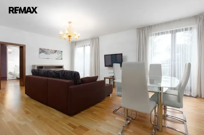 Prodej bytu 2+kk, Karlovy Vary, Libušina, 70 m2