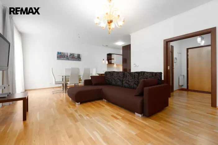Prodej bytu 2+kk, Karlovy Vary, Libušina, 70 m2