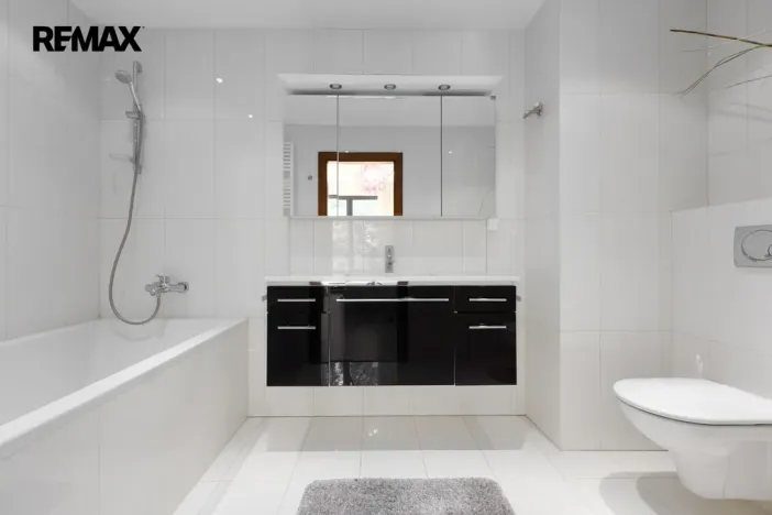 Prodej bytu 2+kk, Karlovy Vary, Libušina, 70 m2