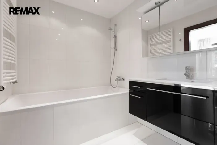 Prodej bytu 2+kk, Karlovy Vary, Libušina, 70 m2