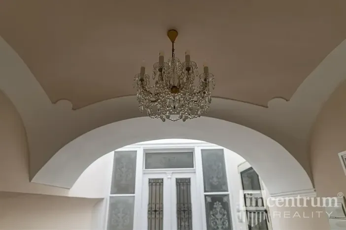 Prodej historického objektu, Telč, náměstí Zachariáše z Hradce, 800 m2