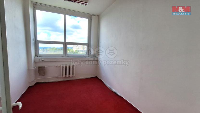 Pronájem obchodního prostoru, Česká Lípa, 28. října, 199 m2