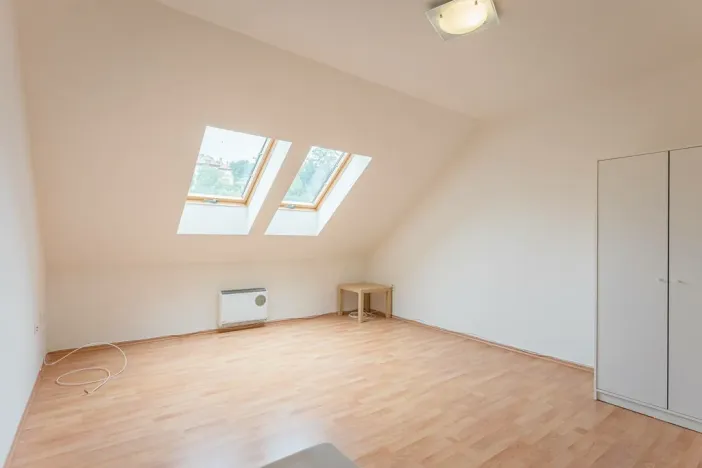 Pronájem bytu 1+kk, Praha - Smíchov, Holečkova, 26 m2