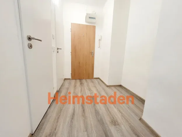 Pronájem bytu 1+kk, Havířov - Město, Hlavní třída, 25 m2