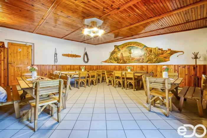 Prodej restaurace, Hradešín, 178 m2