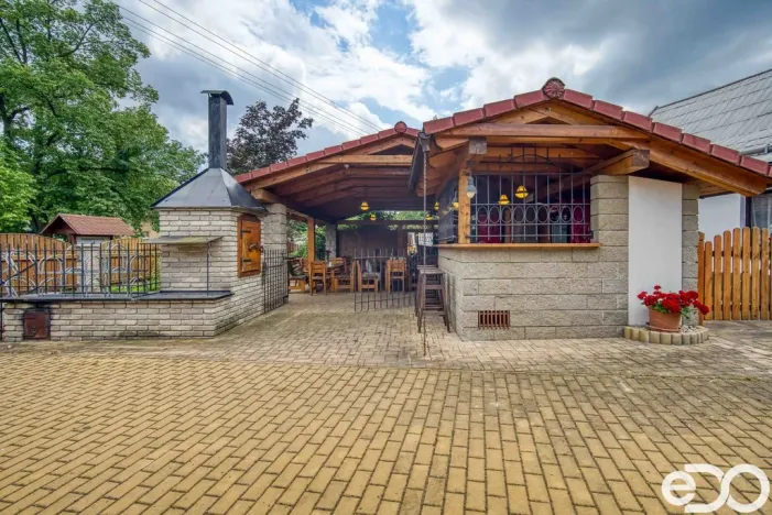 Prodej restaurace, Hradešín, 178 m2
