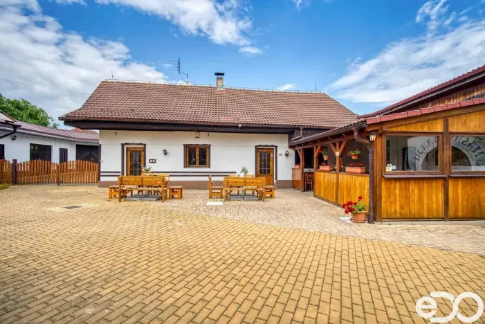 Prodej restaurace, Hradešín, 178 m2
