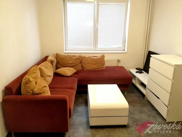 Pronájem bytu 1+1, Luštěnice - Zelená, 33 m2