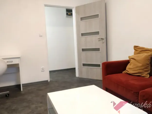 Pronájem bytu 1+1, Luštěnice - Zelená, 33 m2