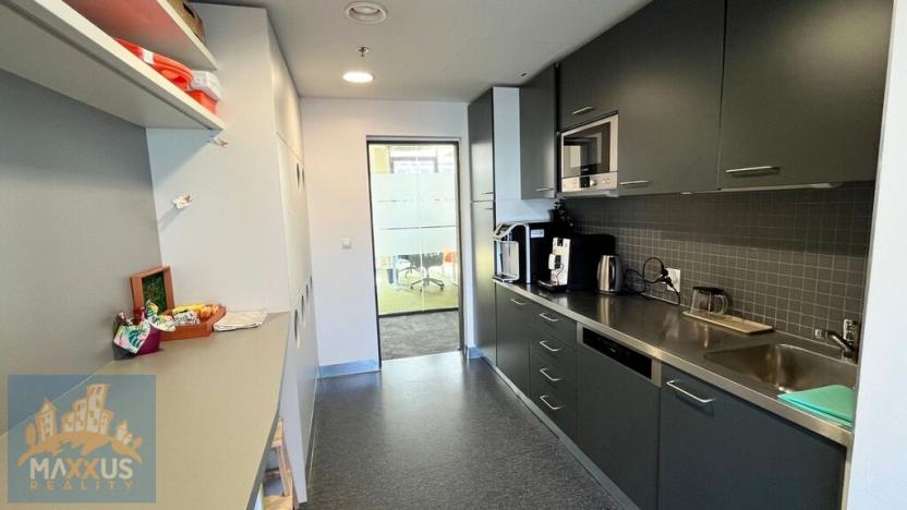 Pronájem kanceláře, Praha - Karlín, Karolinská, 315 m2